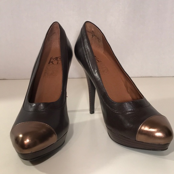 MRKT. Brown & Gold Leather Heels Size 8 EUC - Picture 1 of 8